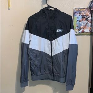 Nike windbreaker !!!!